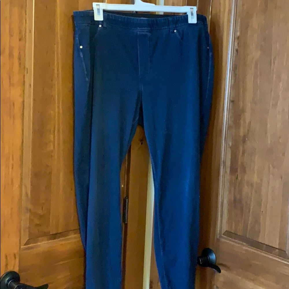 Maurices pull on Jeans